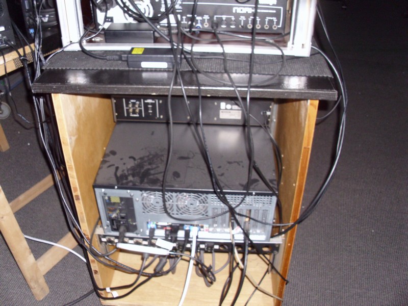 5_DAW rackmount_back.JPG