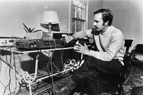 Alvin+Lucier++Photo+by+Bob+Anta.png