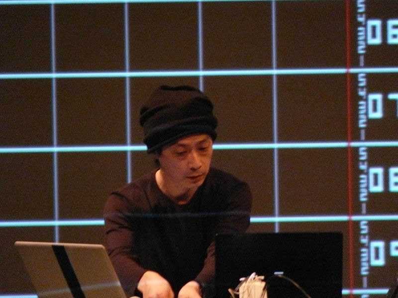 Ryoji_Ikeda.jpg